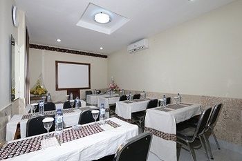 Mataram Hotel Γιογκιακάρτα Εξωτερικό φωτογραφία